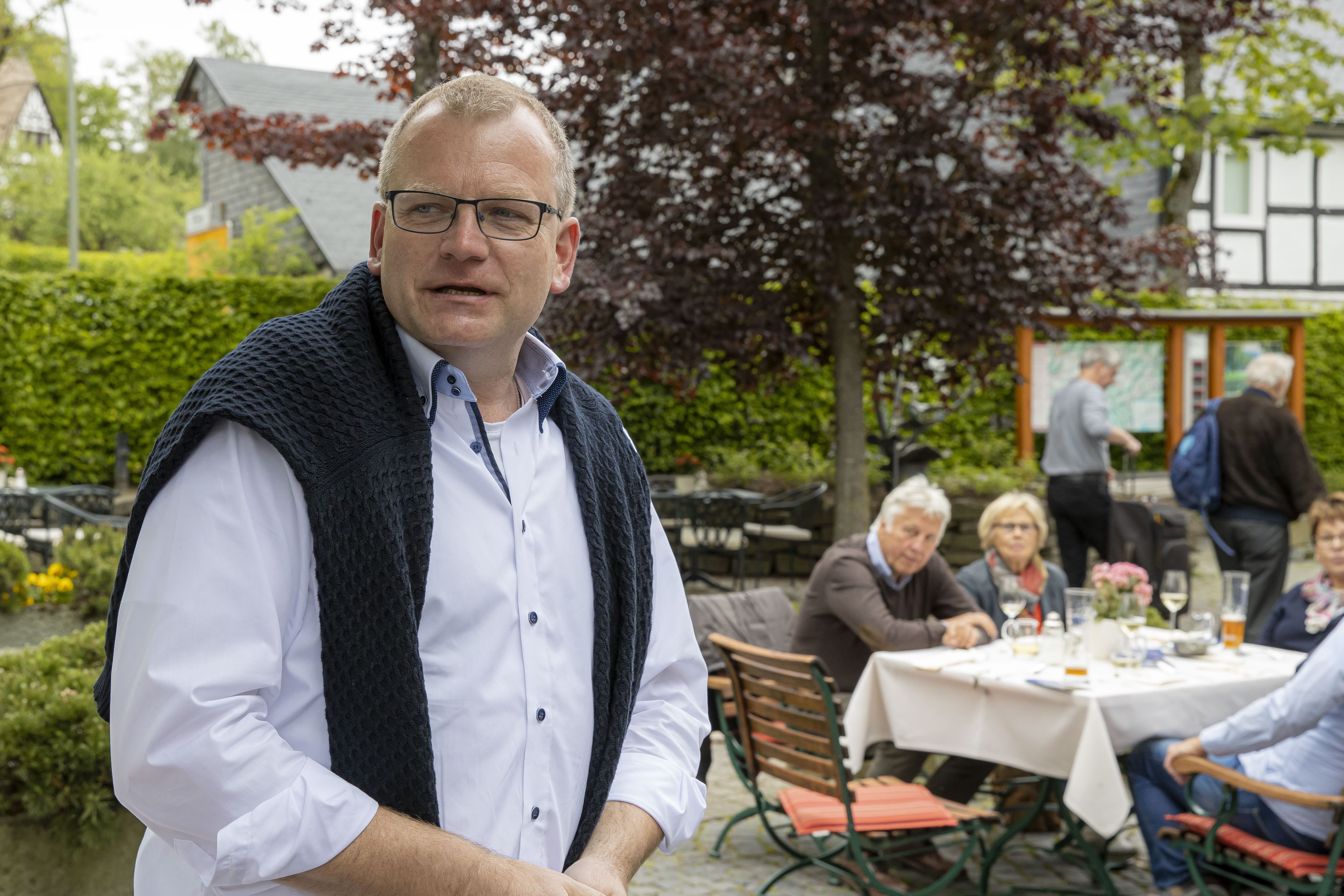 Mittagessen im Landhotel Schütte in Oberkirchen: Hier Präsident Detlef Lins